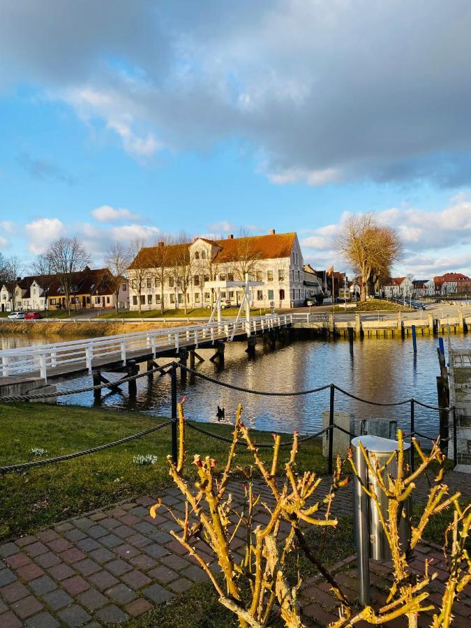 Gasthaus Hafenblick Tönning Exterior foto